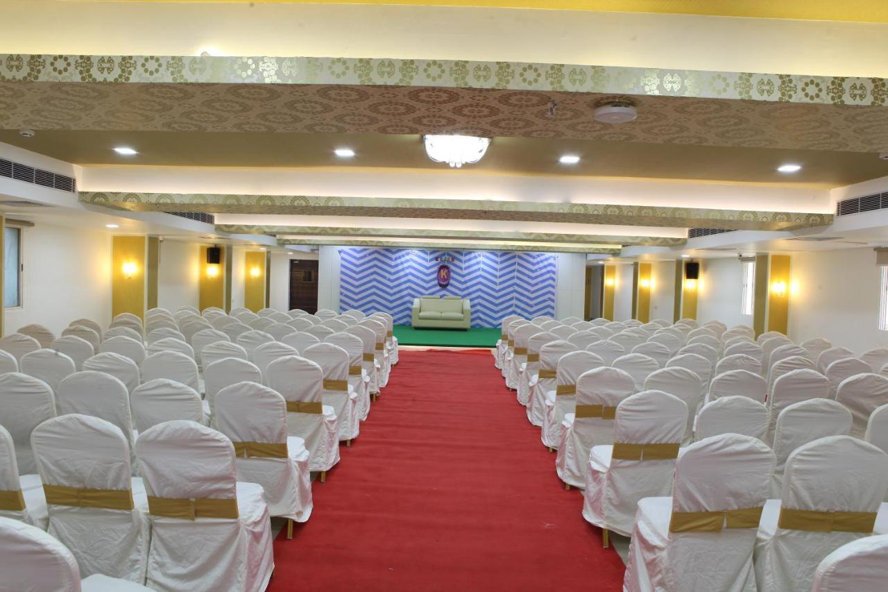 Nova Pride Hotel Хайдарабад Экстерьер фото