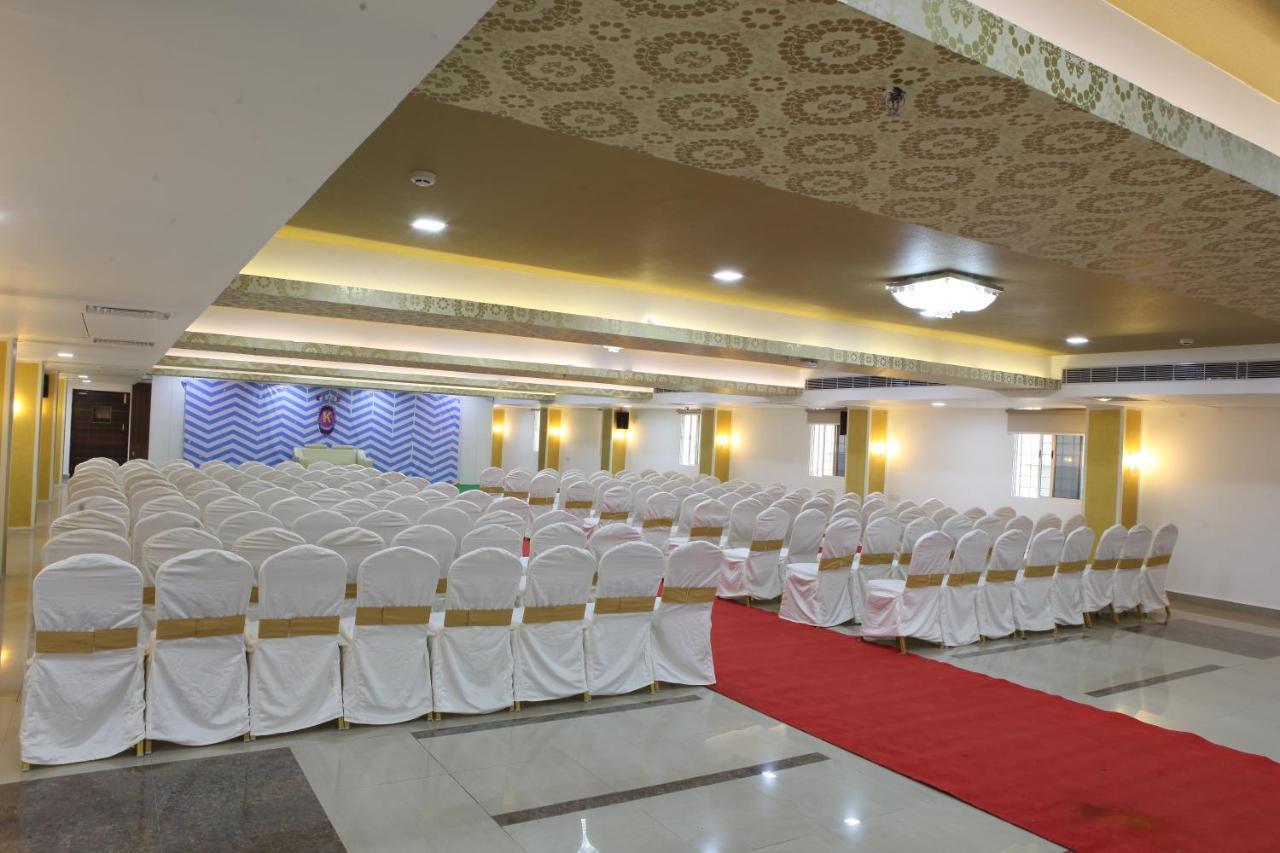 Nova Pride Hotel Хайдарабад Экстерьер фото